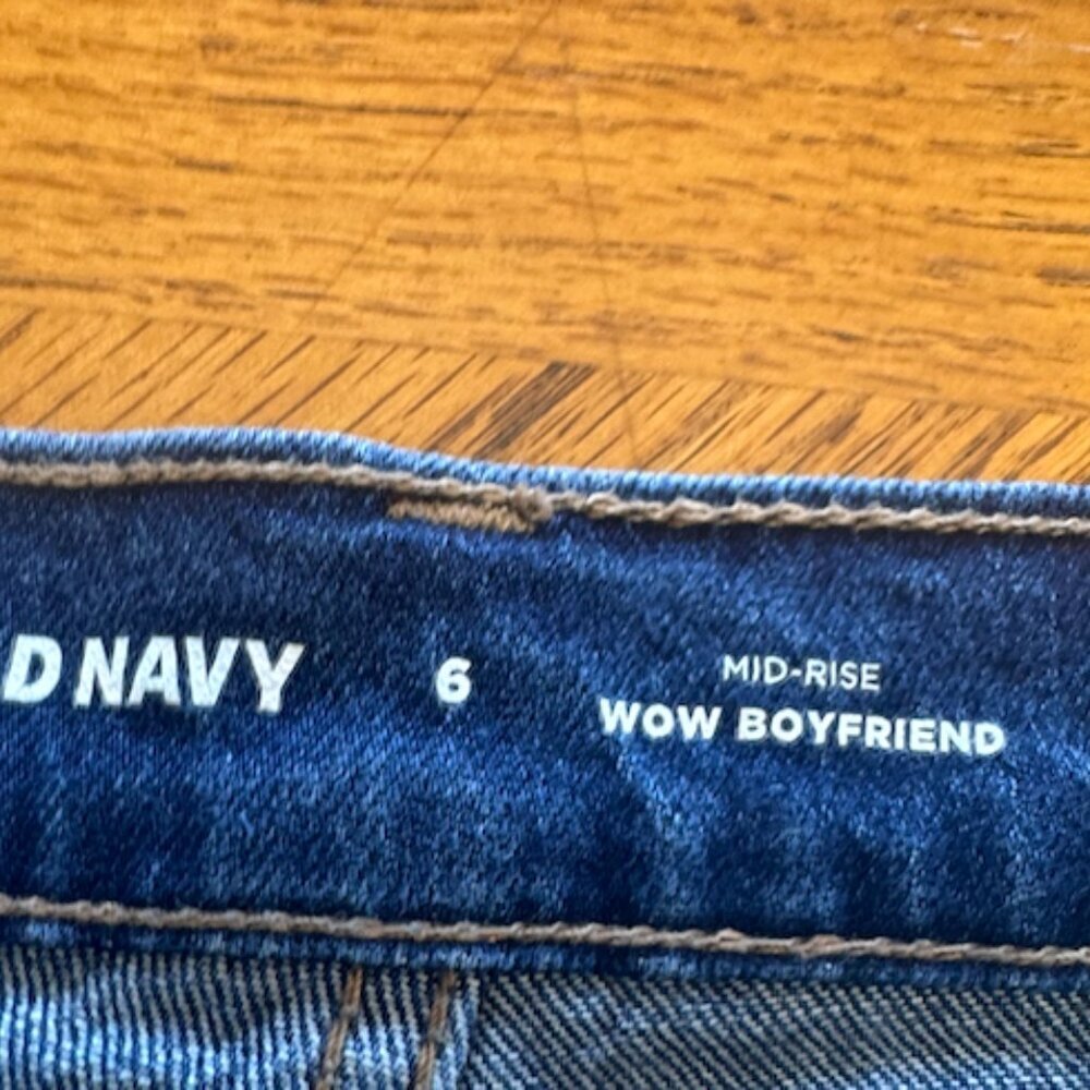 Old Navy mid-rise wow boyfriend jean Size 6 - Picture 5 of 5